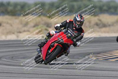 media/Oct-13-2025-Moto Forza (Mon) [[a66d839500]]/3-B Group/Session 3 (Turn 16)/